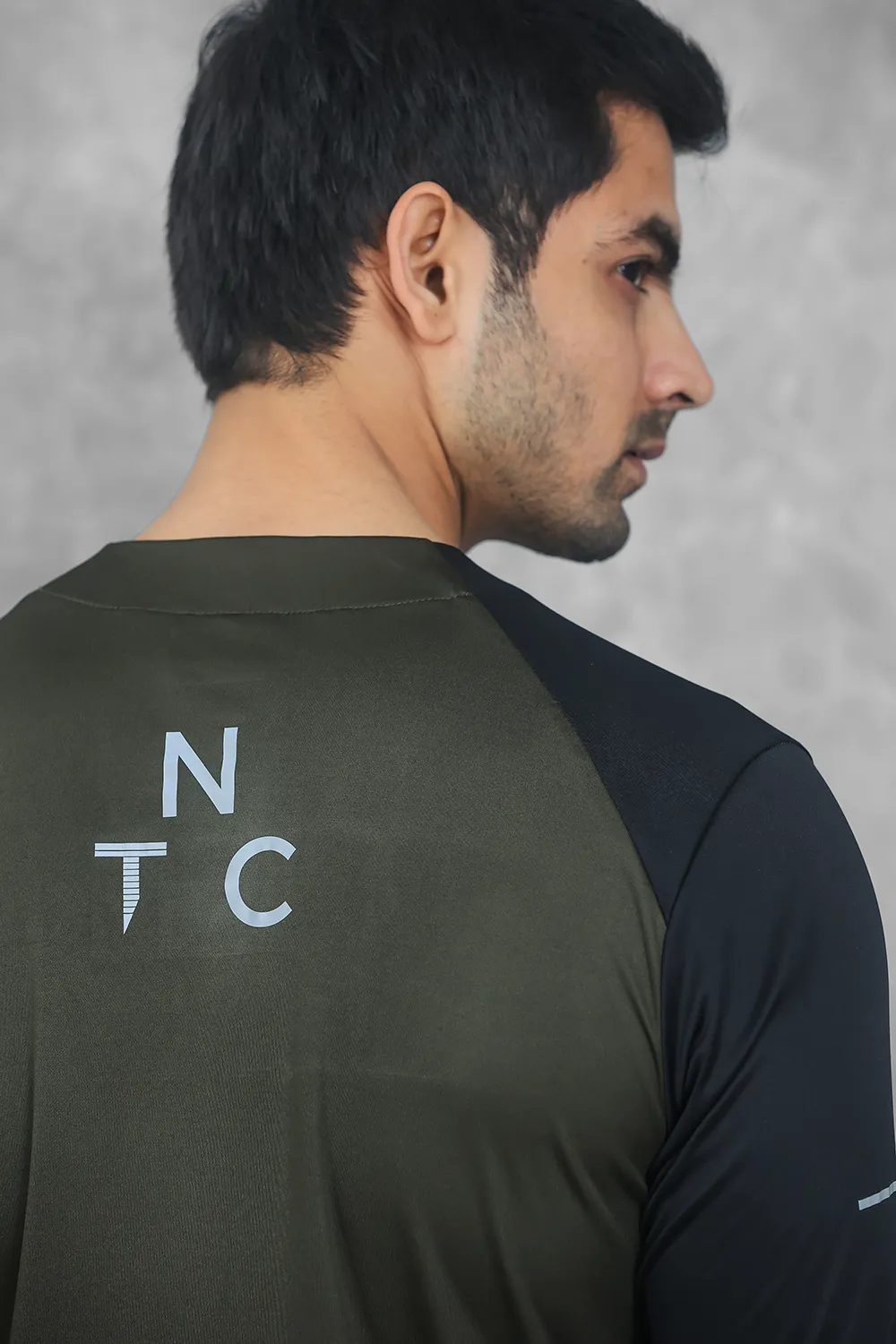 Active Two-Tone 1/4 zip - Olive/Black