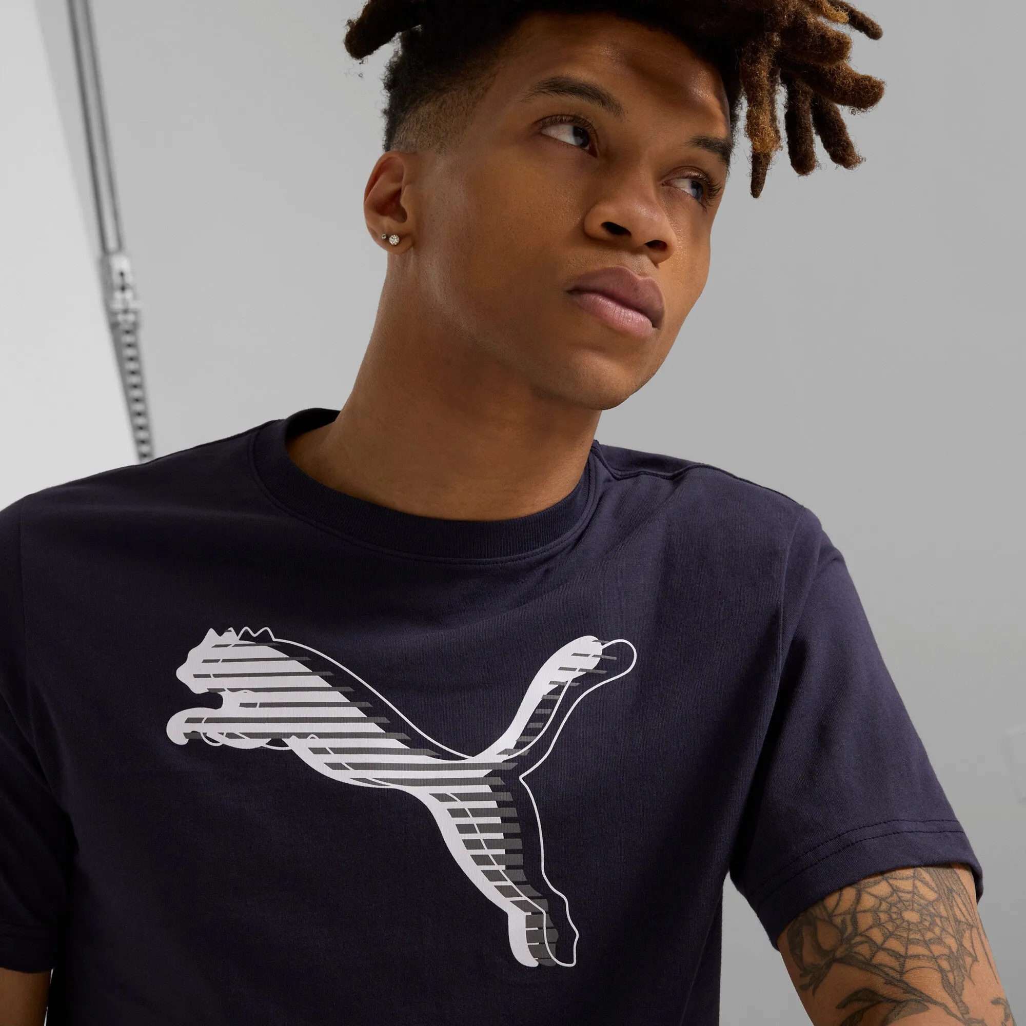 PUMA Men's GRAPHICS Logo Tee