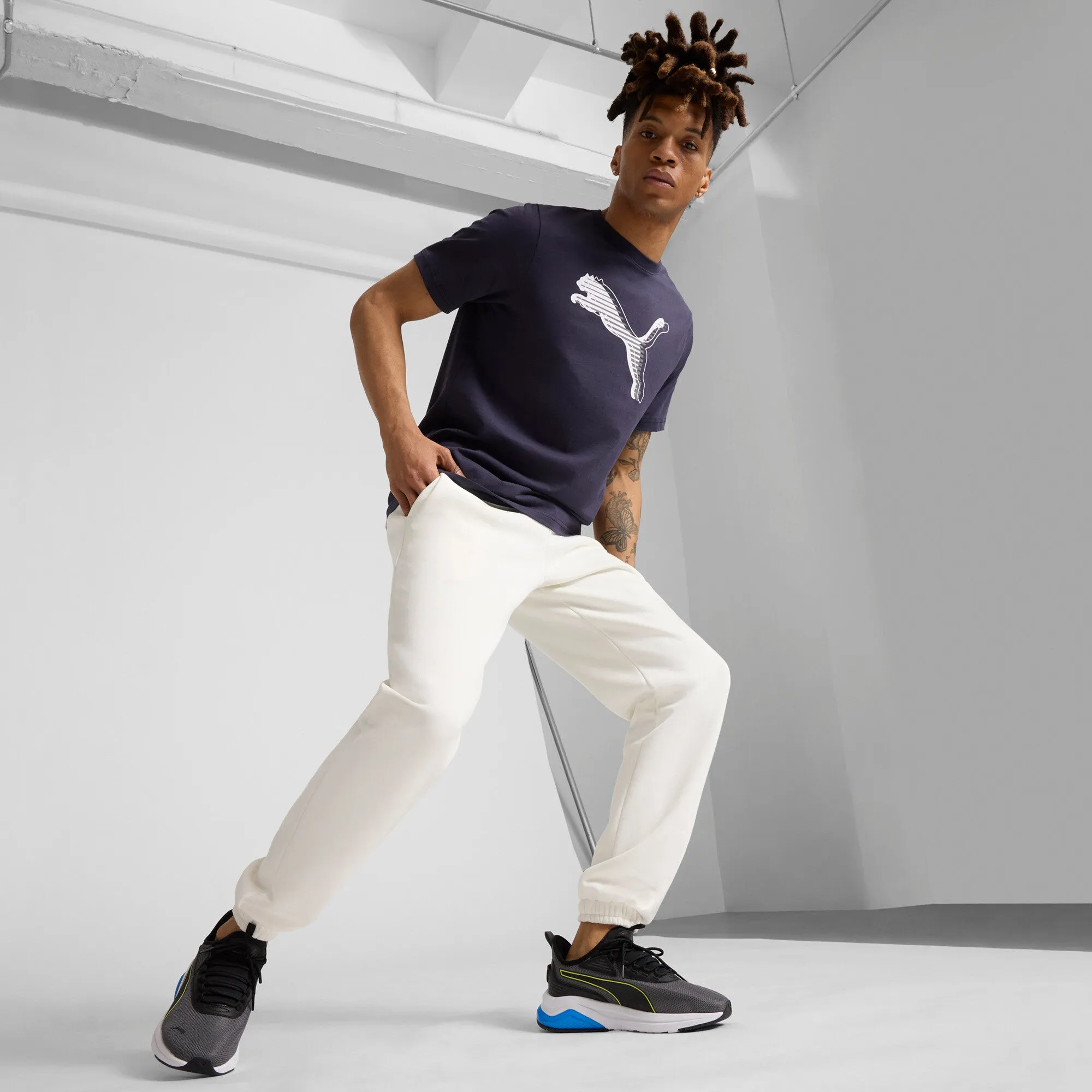 PUMA Men's GRAPHICS Logo Tee