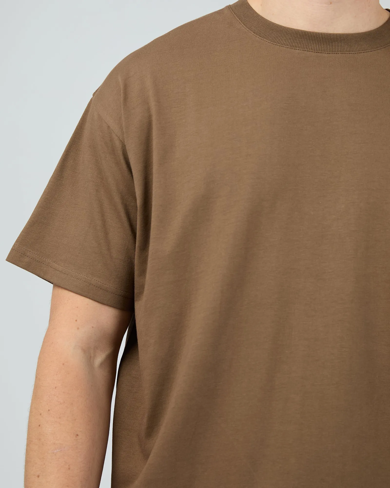 Solid Tail Tee Chocolate